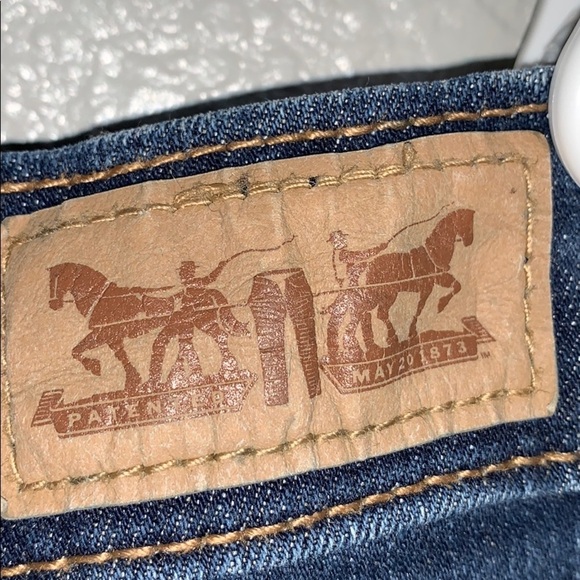 Levi Perfectly Slimming/ 512 Straight Leg Jeans - Picture 9 of 12